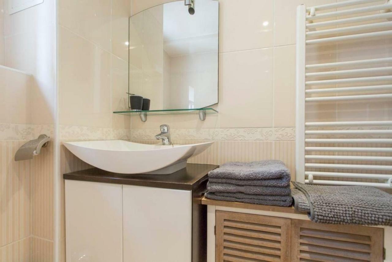 Luxurious Duplex - Top Of Montmartre パリ エクステリア 写真