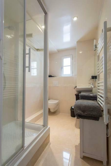 Luxurious Duplex - Top Of Montmartre パリ エクステリア 写真